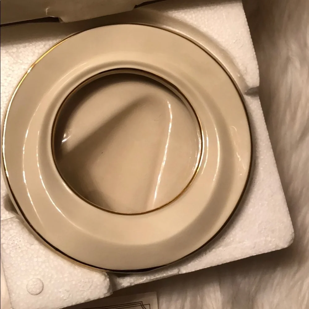 Lenox Ivory & Gold Memorable Frame Fine Ivory China 24K Gold Accent w/ Box & COA